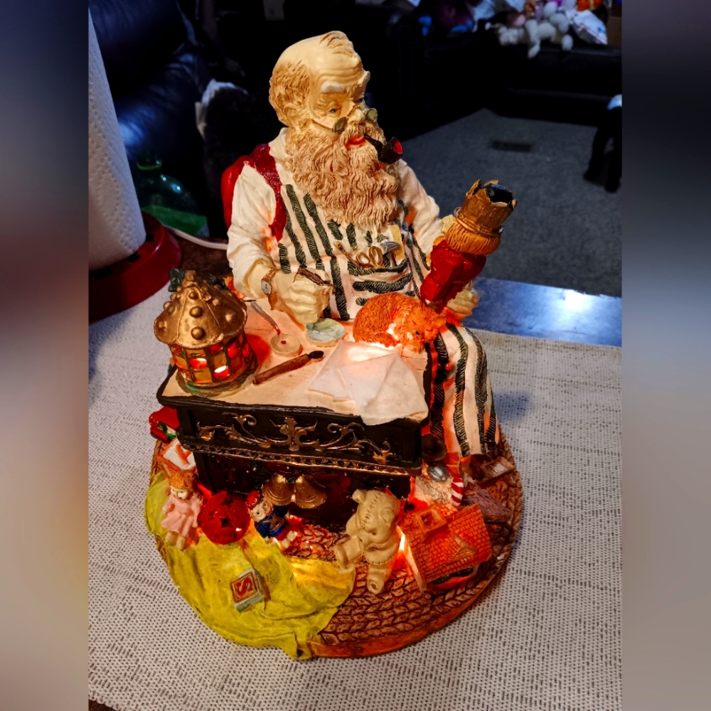 Santa in his Workshop Lighted Musical FIGURE.. Beautiful